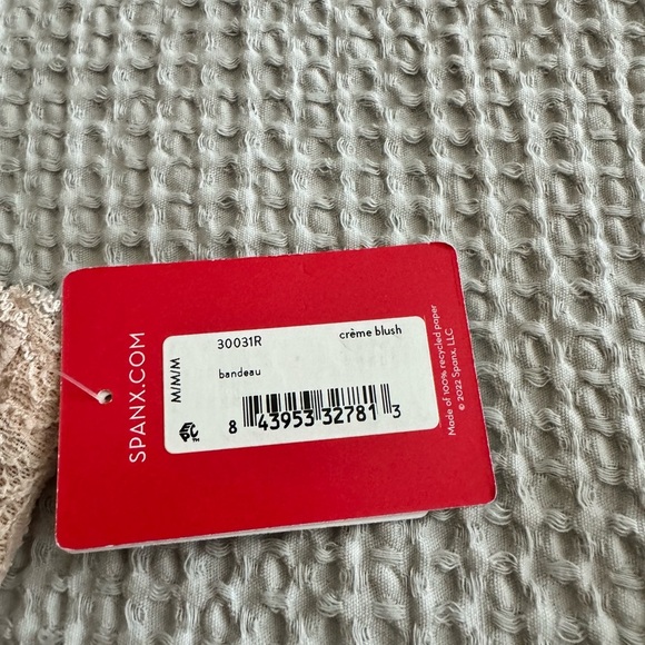 NEW Spanx Undietectable Better Bandeau Strapless Bra Lace Creme Blush Medium NWT - Picture 5 of 5